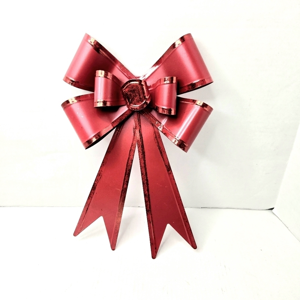 Set of Three Metal Bows, Red. - Picture 2 of 10